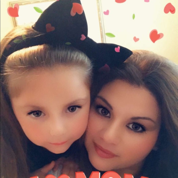 Profile Picture of Christa Tenerowicz (@tenerowicz) on Poshmark