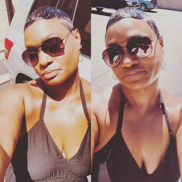 Profile Picture of April Allen (@uniq1ne) on Poshmark