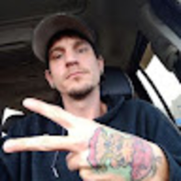Profile Picture of Tim Wallace (@timrex2985) on Poshmark