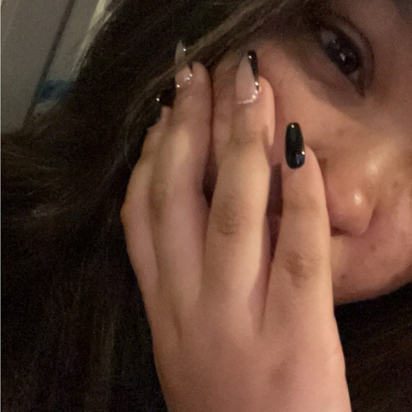 Profile Picture of Julianna Holtz (@juliannaholtz13) on Poshmark