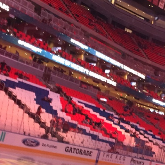 Profile Picture of Cole Vandenhouten (@hoot1414) on Poshmark