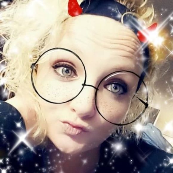 Profile Picture of Stephanie Brazzle (@s_brazzle) on Poshmark