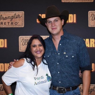 Profile Picture of Starr Pinto-Holsbo (@VGPardiAnimal) on Twitter