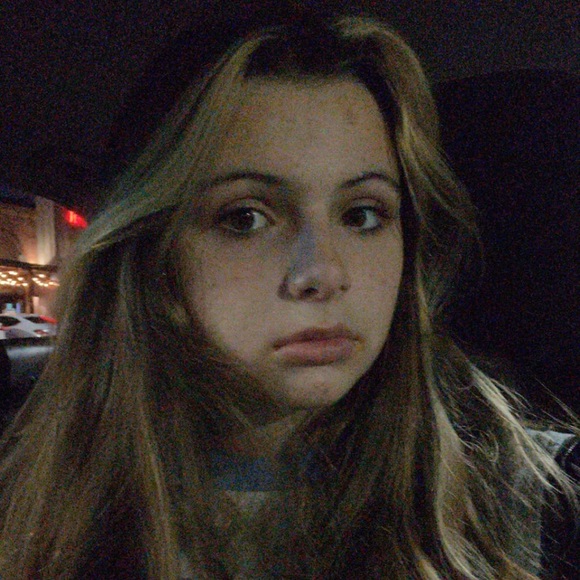 Profile Picture of Sophie Goodkin (@sophie_goodkin) on Poshmark