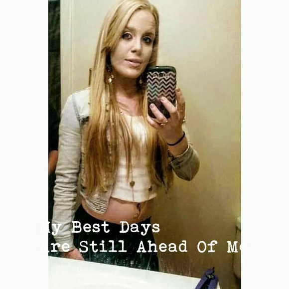 Nicole Mclarney - Poshmark Profile Picture of Nicole Mclarney (@lovelikethisx4) on Poshmark