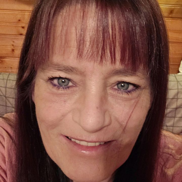 Profile Picture of Lori Gries Thomas (@lorigriesthomas) on Tiktok