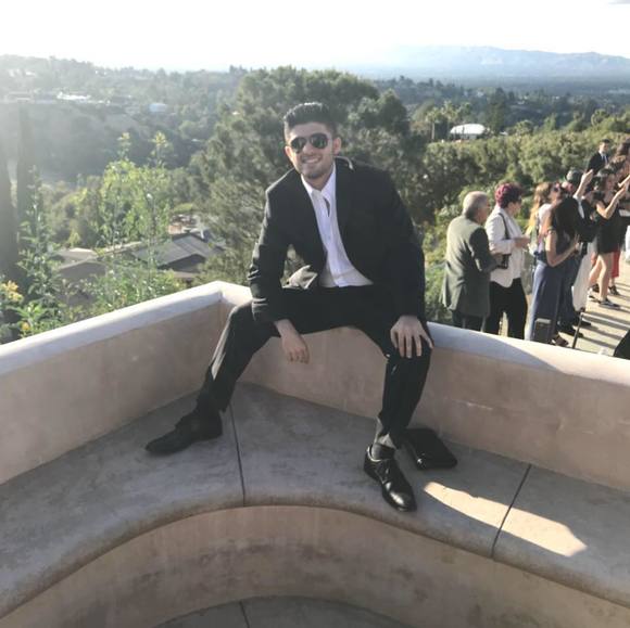 Profile Picture of Andre Rabizadeh (@andrerabizadeh) on Poshmark