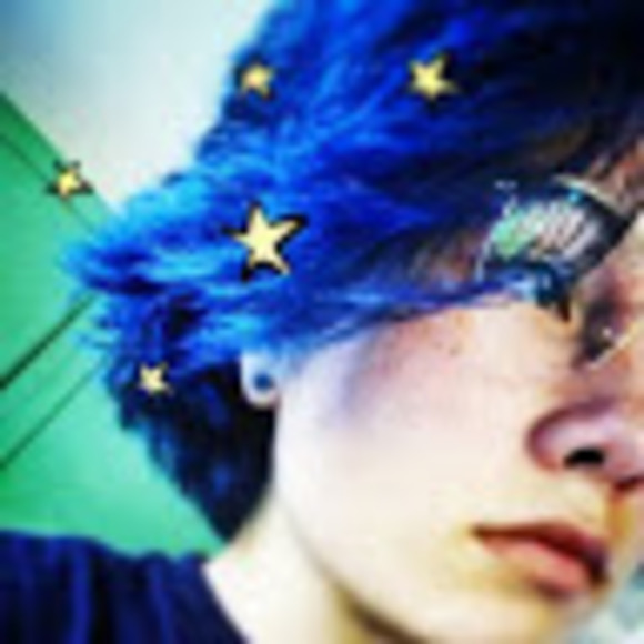 Profile Picture of Leanna Beabout (@labeabout) on Poshmark