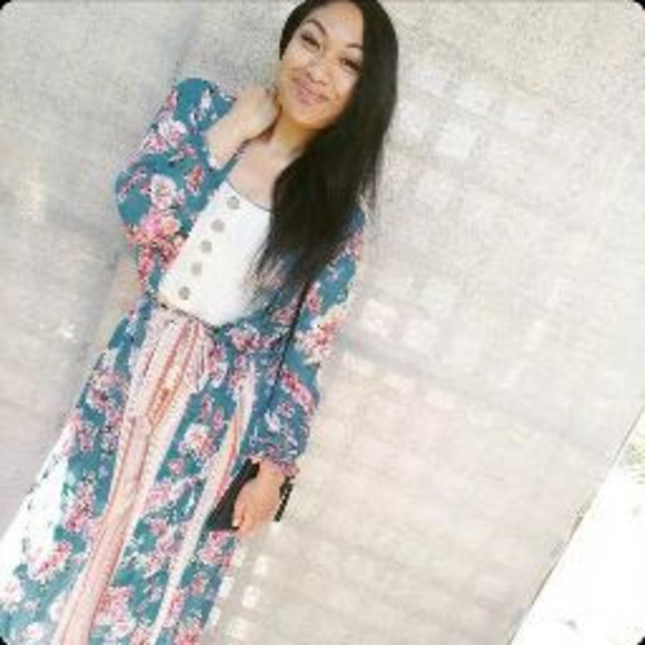 Profile Picture of Jojo Jojo (@mzcookisland) on Poshmark
