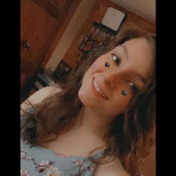 Profile Picture of Taylor Mclellan (@t_mclellan) on Poshmark