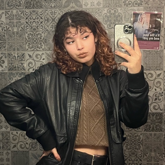 Profile Picture of Adrianna Arguello (@adri_arg222) on Poshmark