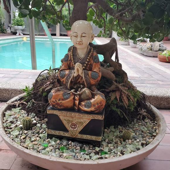 Profile Picture of Jose adrian Velasco loaiza (@adriam_jha) on Poshmark