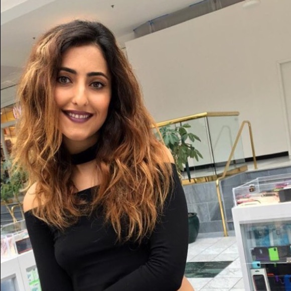 Profile Picture of Sultan Akkoc (@sultan_62) on Poshmark