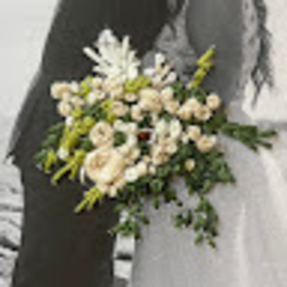 Profile Picture of Mandy Reid (@areidprints) on Poshmark