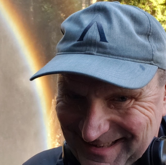 Profile Picture of Steven Threndyle (@sthrendyle) on Poshmark