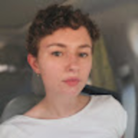 Profile Picture of Stephanie Lorenzetti (@stephzetti) on Poshmark