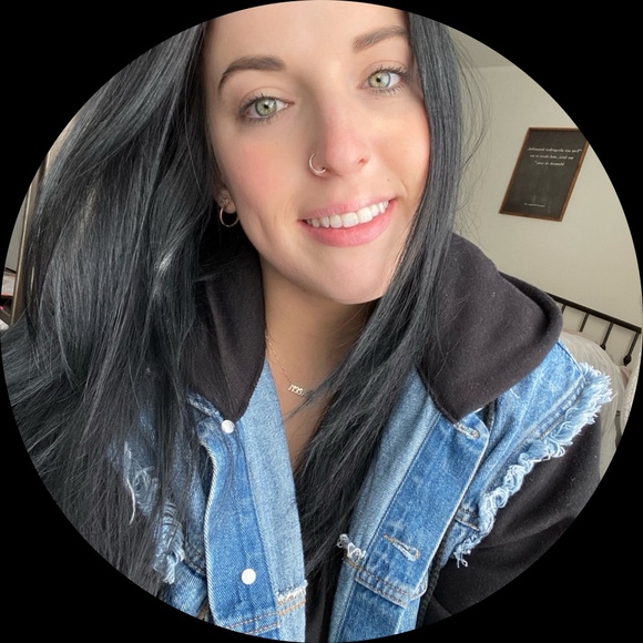 Profile Picture of Justine Culligan (@st33ncu11y) on Poshmark