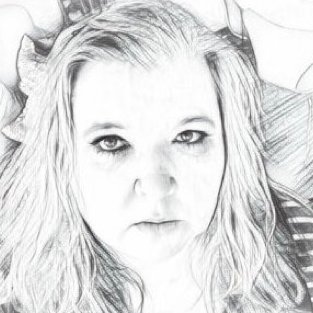Profile Picture of Heidi Clausen (@HeidiClausen7) on Twitter