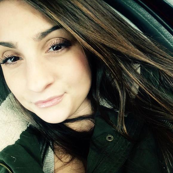 Christine Kolessar - Poshmark Profile Picture of Christine Kolessar (@ckolessar) on Poshmark