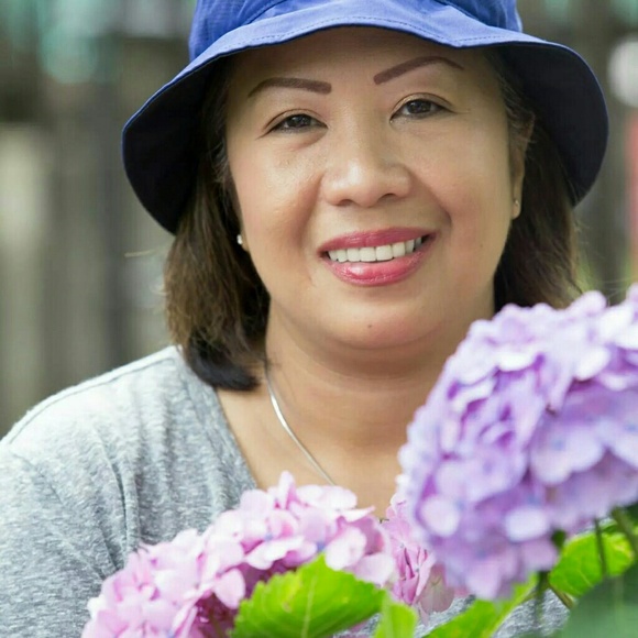 Profile Picture of Dolly Climaco (@dollyshouse) on Poshmark