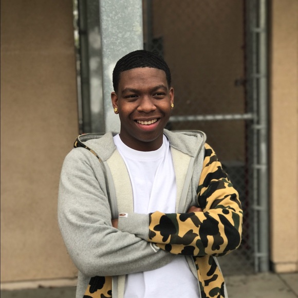 Profile Picture of Deandre Pugh (@billionsonly) on Poshmark