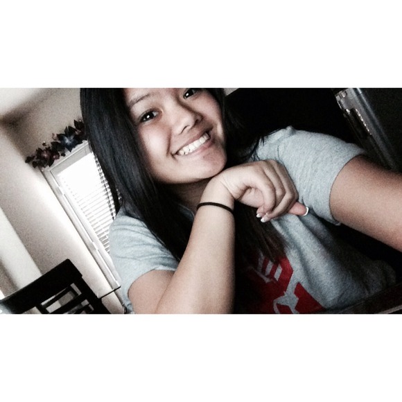 Profile Picture of Nancy Dinh (@nancydinhxx) on Poshmark