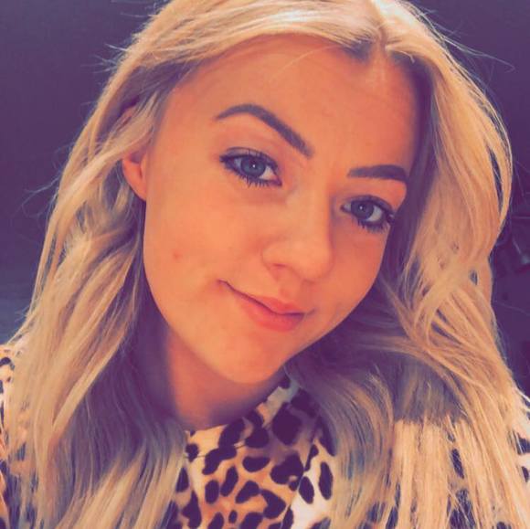 Profile Picture of Texie Larsen (@texie_larsen) on Poshmark