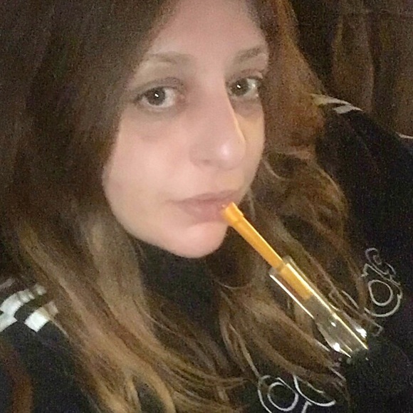 Profile Picture of Susanna Tasse (@seasea1000) on Poshmark