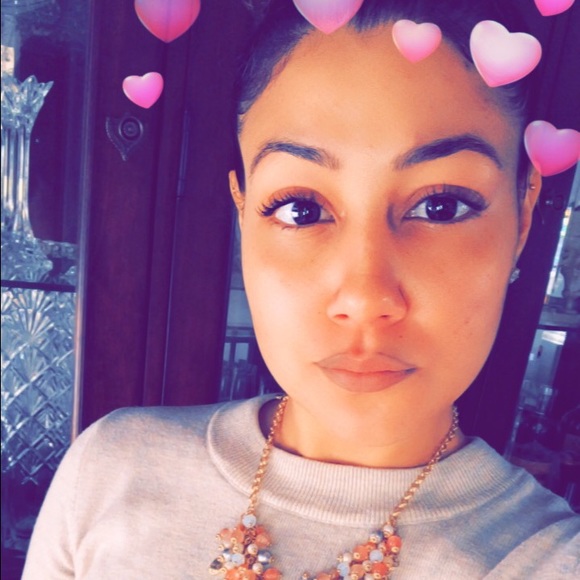 Profile Picture of Jillian Cooley (@starbabiijill23) on Poshmark