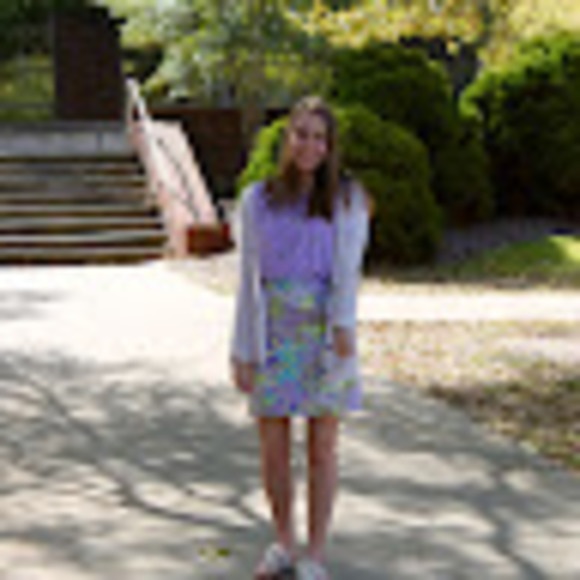 Profile Picture of Rachel Albertsen (@rachelc01596) on Poshmark