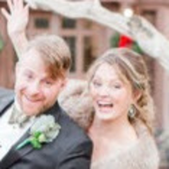 Profile Picture of Laura Fultz (@laurafultz21) on Poshmark