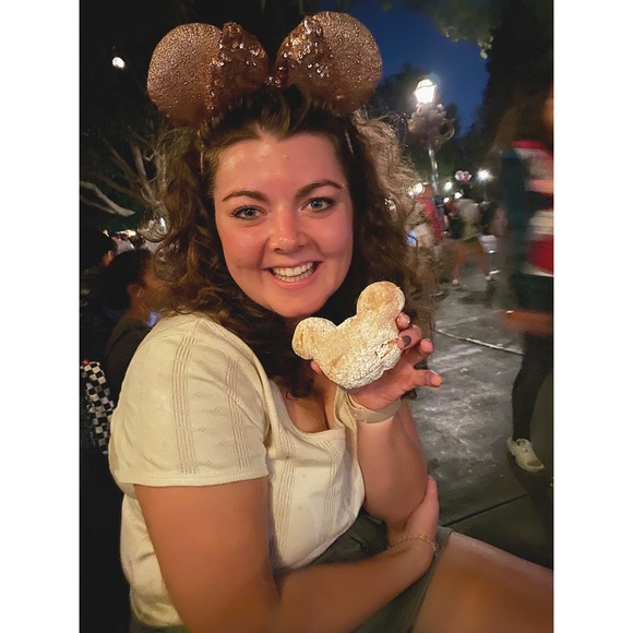 Profile Picture of Mackayla Headlee (@maheadlee) on Poshmark