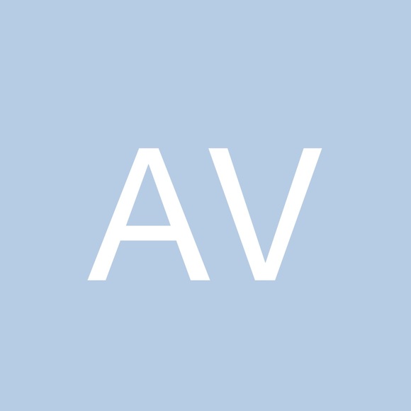 Profile Picture of Andrew Volker (@volkditty) on Poshmark