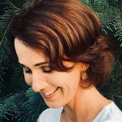 Profile Picture of Andrea Hopper (@AndreaHopper10) on Twitter