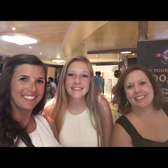 Profile Picture of Haleigh Pearson (@haleighpearson) on Poshmark