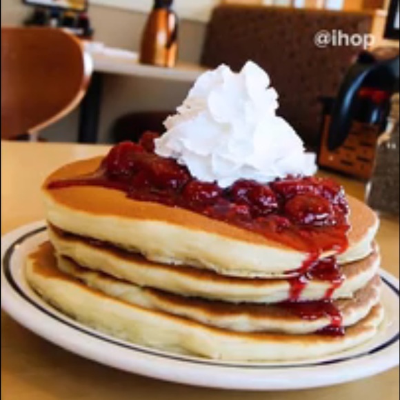 Profile Picture of Quinn Davis (@quinndav) on Poshmark