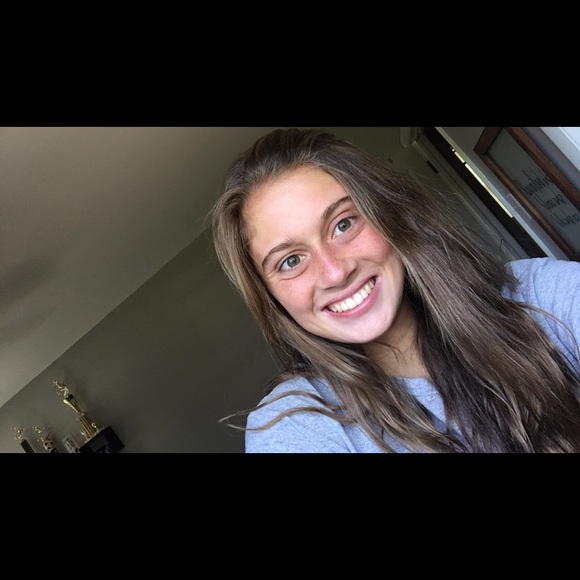 Profile Picture of Shannon Torpey (@shannontorpey) on Poshmark