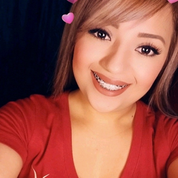 Profile Picture of Claudia Rodriguez (@clauclauclau) on Poshmark