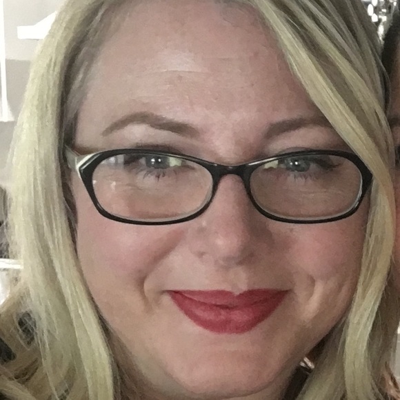 Profile Picture of Melissa Repkoe (@melissarepkoe) on Poshmark