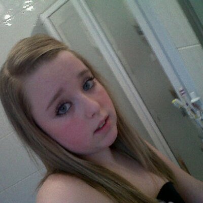 Profile Picture of Eleanor Roberts (@elle_faye123) on Twitter