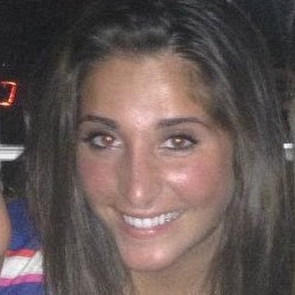 Profile Picture of Skye Lehman (@skyebirdie319) on Poshmark