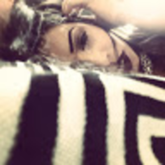 Samantha Hagigal - Poshmark Profile Picture of Samantha Hagigal (@samanthahagigal) on Poshmark