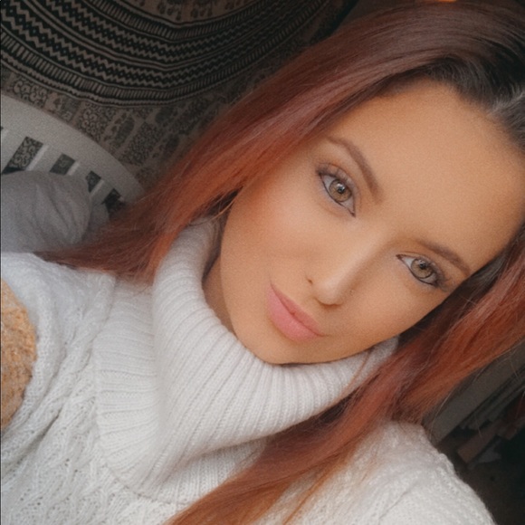 Profile Picture of Brianna Boucher (@bribouchhh) on Poshmark