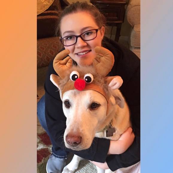 Profile Picture of Hailey Moncreiff (@haileymoncreiff) on Poshmark