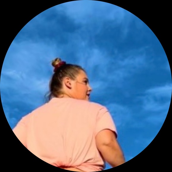Profile Picture of Brittney Keating (@xbrittney89) on Poshmark