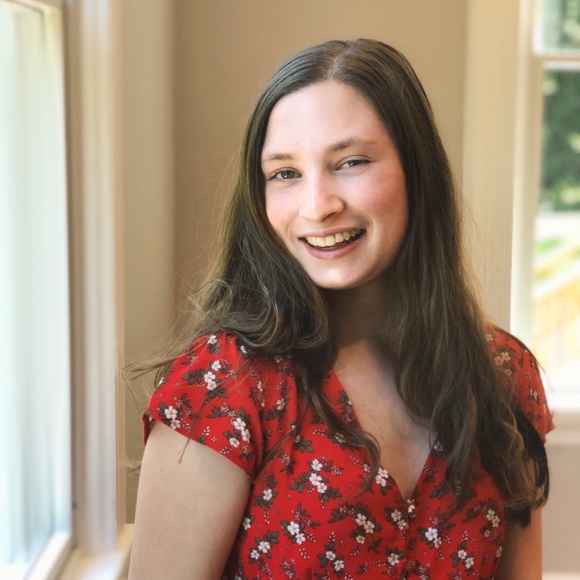 Profile Picture of Sydney Silberman (@sydsilberman) on Poshmark