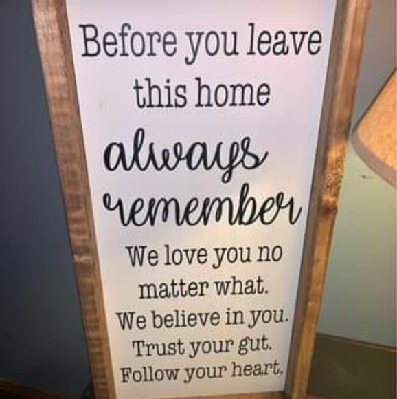 Profile Picture of Kim Karbach (@kimbe55) on Poshmark