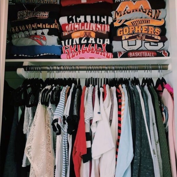 Profile Picture of Brooke Biamonte (@brooke1052) on Poshmark