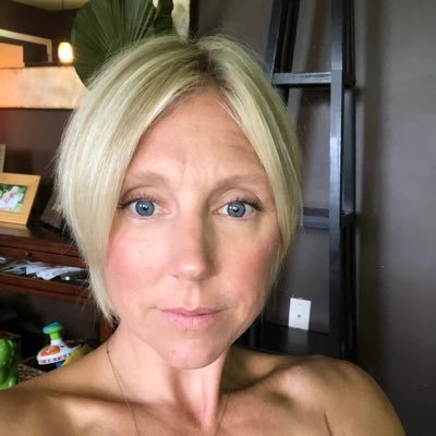 Profile Picture of Wendy Hargrove (@WendyHargrove8) on Twitter