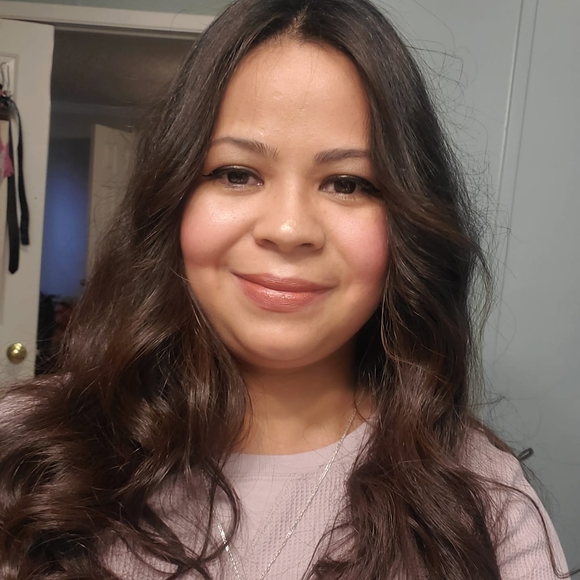 Profile Picture of Ana elizabeth Serrano serrano (@emy_1221) on Poshmark